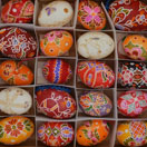 Bemalte Eier als Symbol für 'Sammlung'